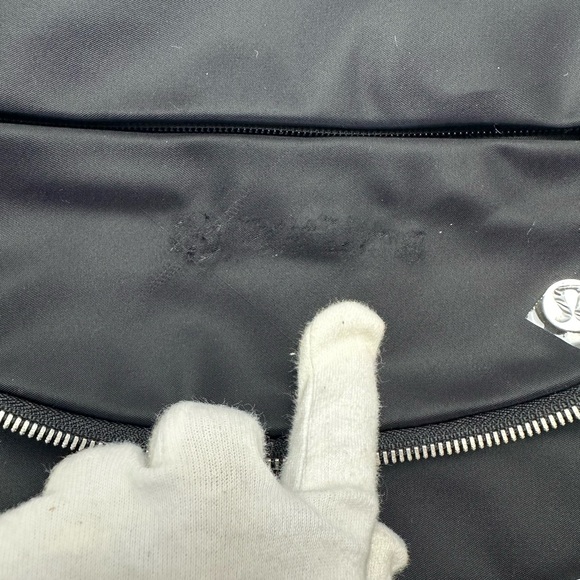 NWOT Lululemon All night Bag Black - Picture 17 of 17